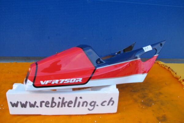 VFR750R RC30 77236-MR7-600ZA Verkleidung Heckverkleidung Heck Sitz Verschalung H1