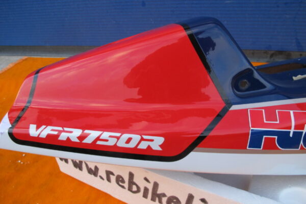 VFR750R RC30 77236-MR7-600ZA Heckverkleidung Heck Verschalung Verkleidung Heckverschalung Sitz H4 – Bild 11