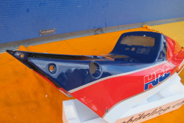 VFR750R RC30 77236-MR7-600ZA Heckverkleidung Heck Verschalung Verkleidung Heckverschalung Sitz H4 – Bild 7