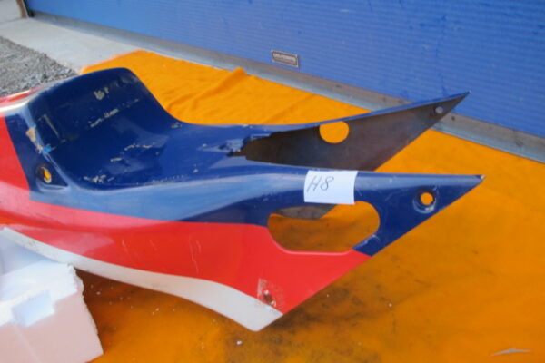 VFR750R Verkleidung RC30 77236-MR7-600ZA Heckverkleidung Heck Verschalung Heckverschalung Sitz H8 – Bild 6